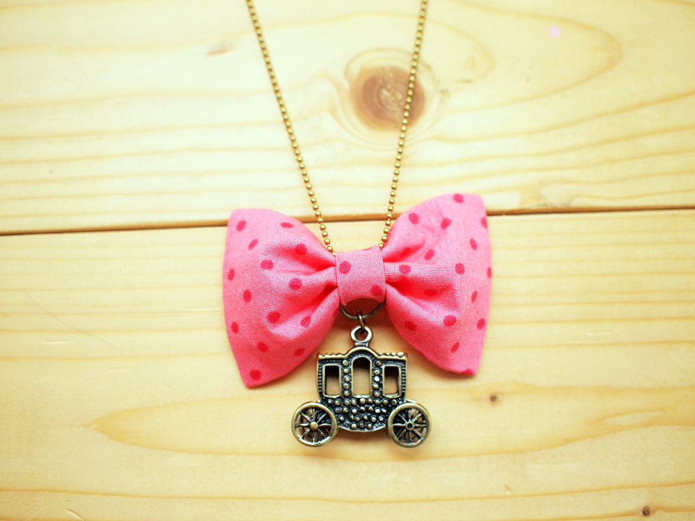 Bow Necklace, Pink polka dot, Carriage