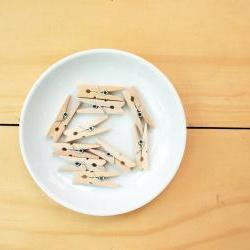 20 Clothespins, wood clip, Small size